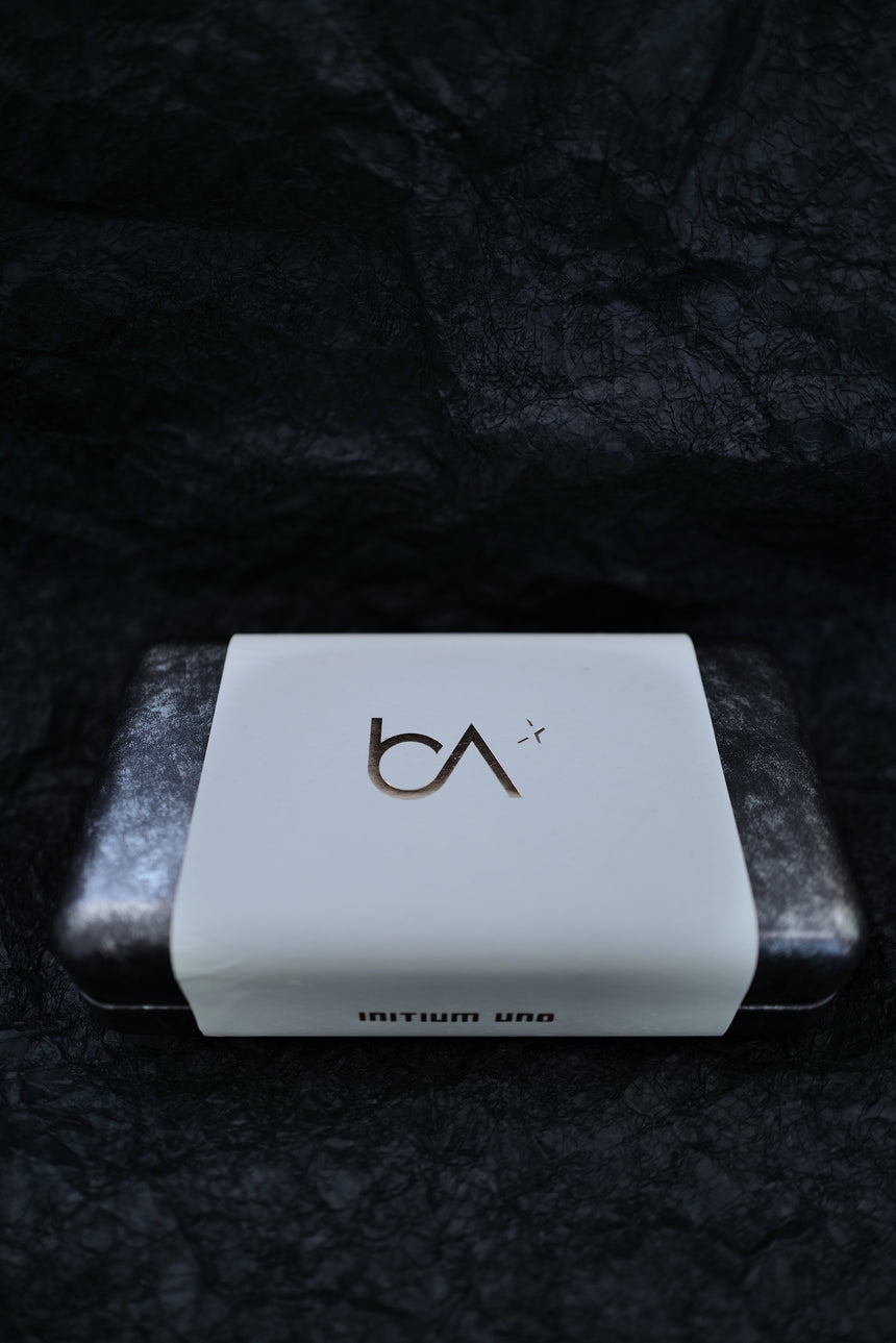 Initium Uno